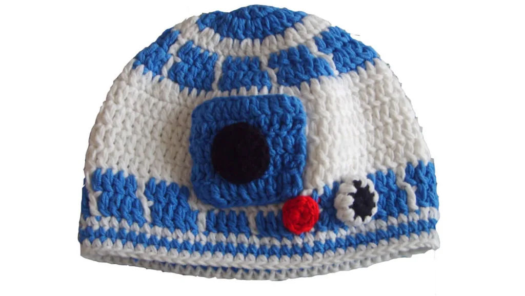 Шапка в виде R2-D2