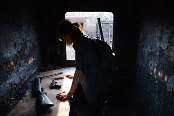Невероятно хороший косплей на Элли из The Last of Us Part ll