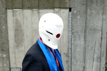 Создание собственного ниндзя шлема из Metal Gear Solid выглядит сложно