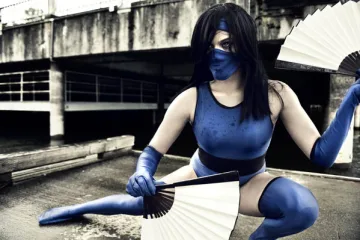 Убийственный косплей Китаны из Mortal Combat