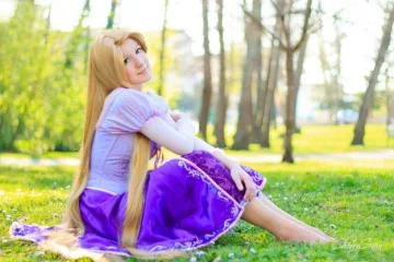 Наш любимый волшебный длинноволосый побег: косплей Рапунцель!