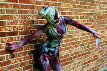 Жуткий косплей медсестры из Silent Hill