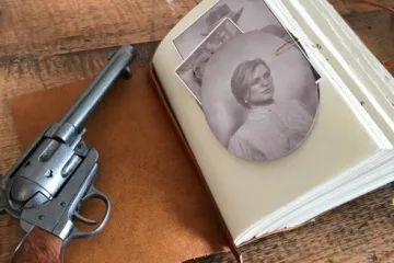 Поклонник RDR2 создал физическую версию дневника Артура Моргана