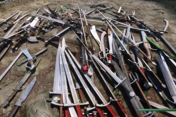 Мод добавляет свыше 100 высококачественных и сбалансированных видов оружия в Skyrim