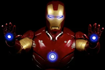 Поклонница Marvel создала реалистичную броню Iron Man
