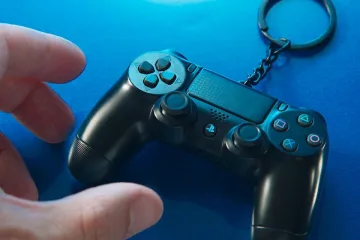 Геймпад для PS4 в качестве платёжной карты