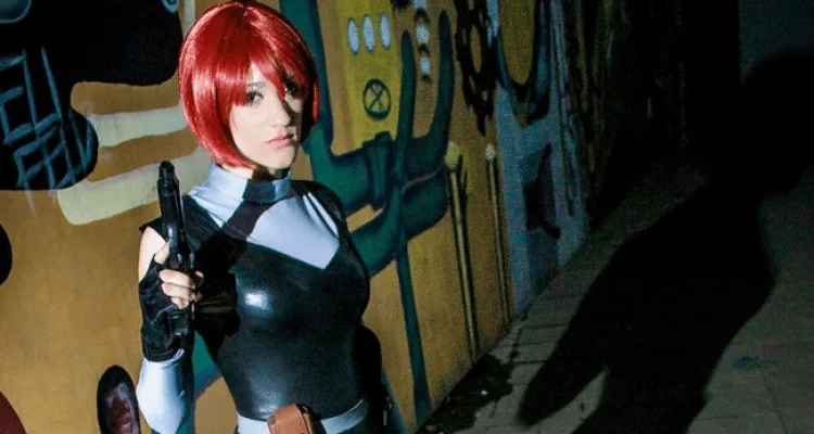 Кризис предотвращён с этим косплеем Регины из Dino Crisis