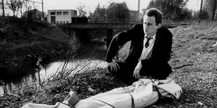 Человек кусает собаку (1992)