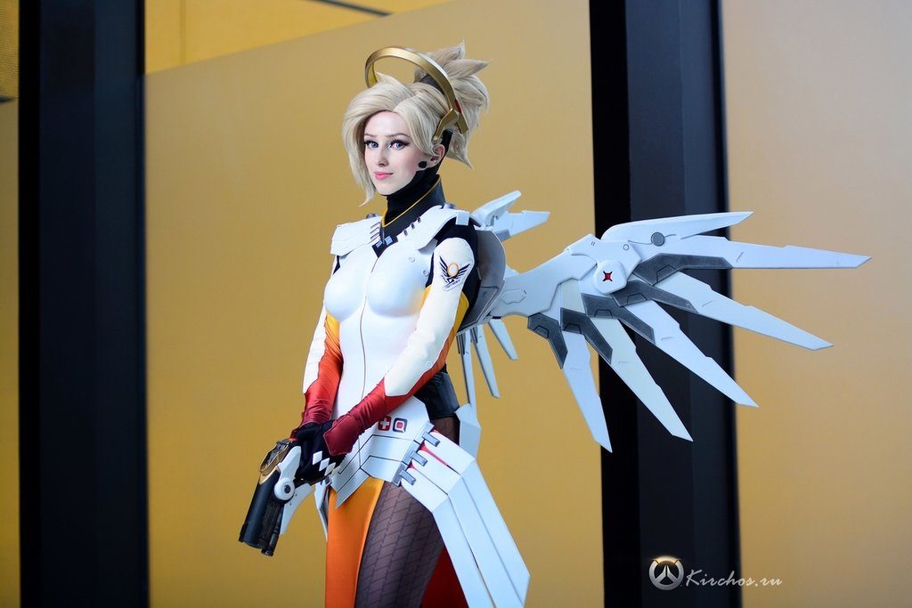 Косплей ангела из Overwatch