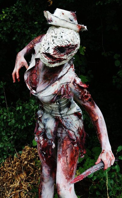 Жуткий косплей медсестры из Silent Hill