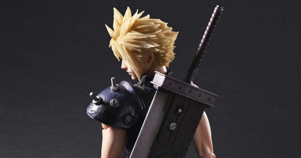Косплеер персонажа из FFVII нашел способ повесить Бастер Меч на спину